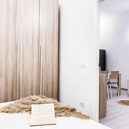 Nuova 27 Apartament *